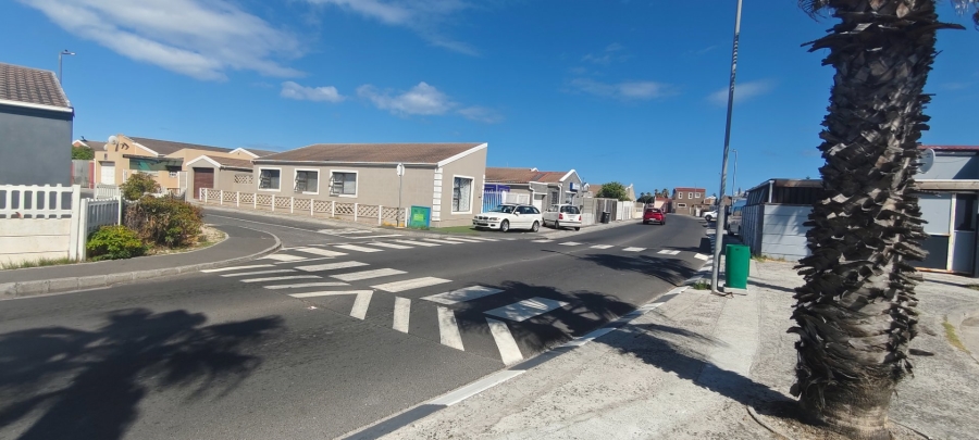3 Bedroom Property for Sale in Strandfontein Village Western Cape